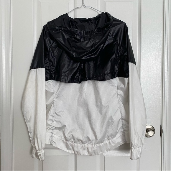 Nike Women's Windrunner Jacket || S - Picture 3 of 8